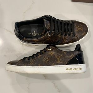 LV front row sneaker